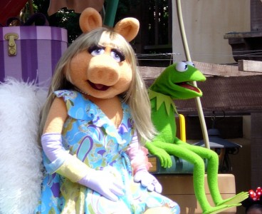 kermit-and-miss-piggy-368x300.jpg