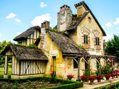 Antoinette Cottage Jigsaw Puzzle