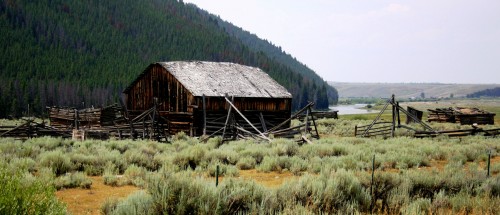 Beaverhead Barn Jigsaw Puzzle