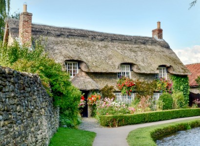 Beck Isle Cottage Jigsaw Puzzle