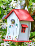 Bird at Home Jigsaw Puzzle