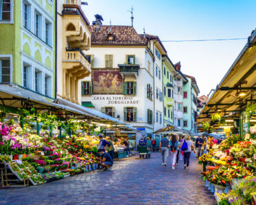 Bozen Flower Market Jigsaw Puzzle