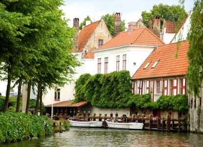 Canal in Brugge Jigsaw Puzzle