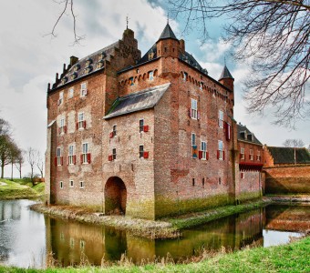 Castle and Moat Jigsaw Puzzle