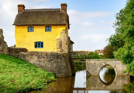 Castle Cottage Jigsaw Puzzle
