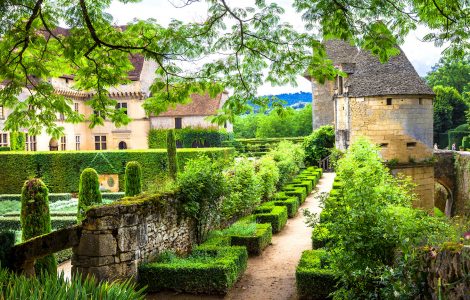 Castle Garden Jigsaw Puzzle