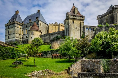 Château de Biron Jigsaw Puzzle