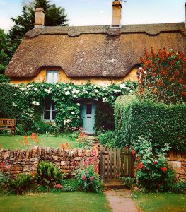 Chipping Campden Cottage Jigsaw Puzzle