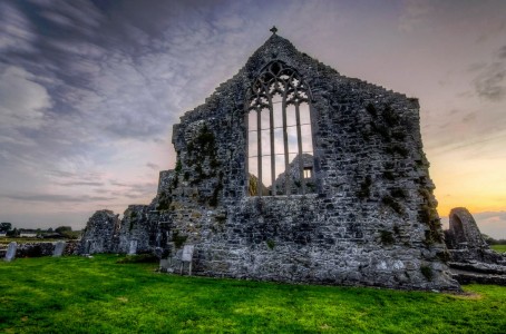 Clontuskert Abbey Jigsaw Puzzle