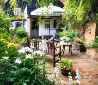 Cottage Patio Jigsaw Puzzle