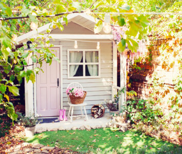 Cozy Garden House Jigsaw Puzzle