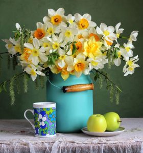 Daffodils and Apples Jigsaw Puzzle