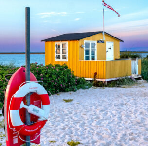 Danish Beach Hut Jigsaw Puzzle Danish Beach Hut Jigsaw Puzzle