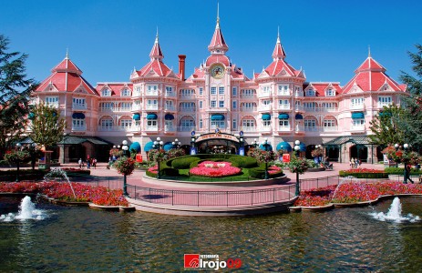 Disneyland Hotel Jigsaw Puzzle