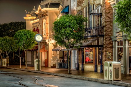 Disneyland Main Street Jigsaw Puzzle