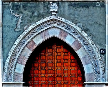 Elaborate Door Jigsaw Puzzle