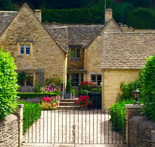 English Country House Jigsaw Puzzle