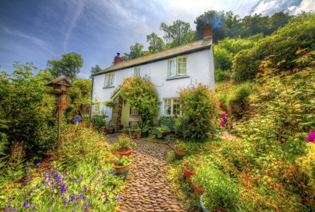 English Home and Garden Jigsaw Puzzle