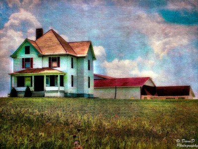 Farmhouse on the Hill Jigsaw Puzzle