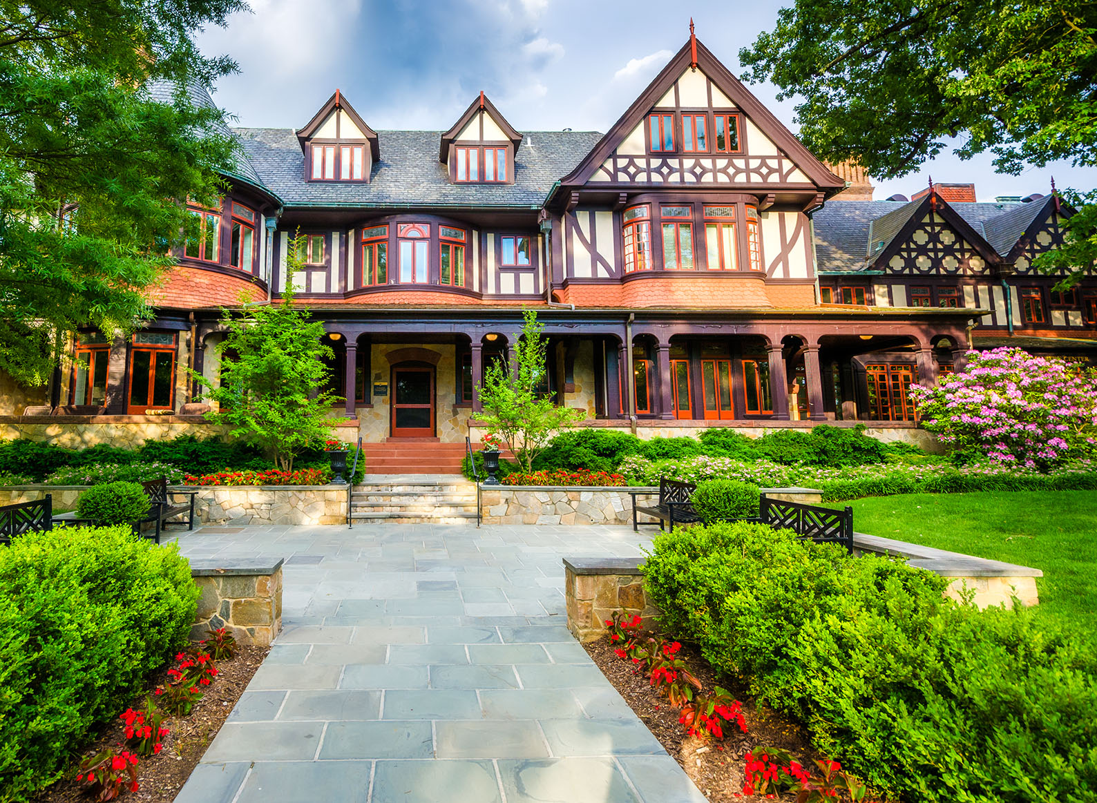 Francis Knott Center Jigsaw Puzzle francis-knott-center-jigsaw-puzzle