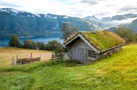 Geiranger Barn Jigsaw Puzzle