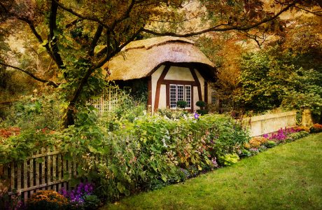 Guest Cottage Jigsaw Puzzle