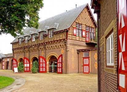 Haar Castle Stables Jigsaw Puzzle