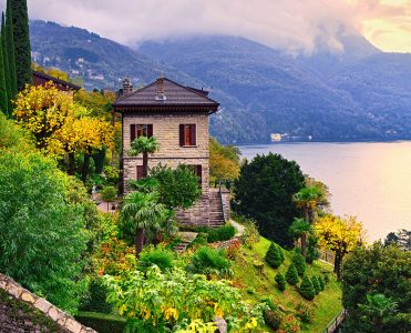 Lake Como Villa Jigsaw Puzzle