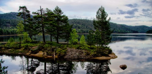 Lake Island Jigsaw Puzzle