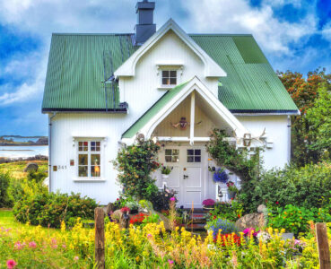 Lofoten Cottage Jigsaw Puzzle
