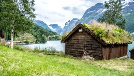 Lovatnet Cabin