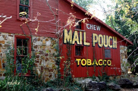 Mail Pouch Barn Jigsaw Puzzle