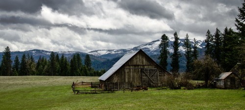 Northwest Barn Jigsaw Puzzle