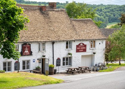 Old Crown Pub Jigsaw Puzzle