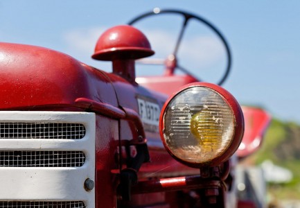 Old Red Tractor Jigsaw Puzzle