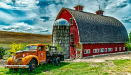 Palouse Knot Barn