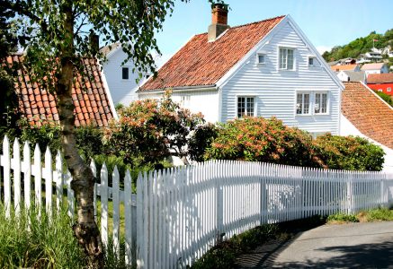 Picket Fence Jigsaw Puzzle