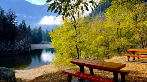 Riverside Lunch Spot Jigsaw Puzzle