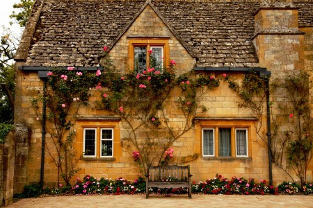 Rose Cottage Jigsaw Puzzle