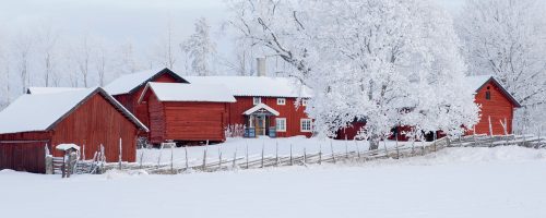 Snowy Farmhouse Jigsaw Puzzle