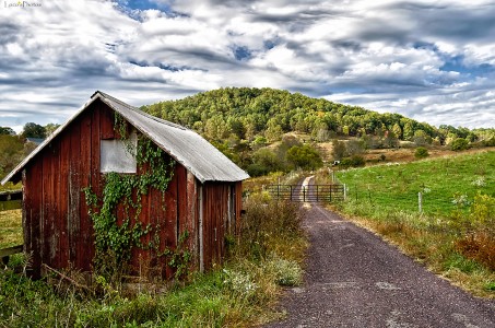 Sperryville Farm Jigsaw Puzzle