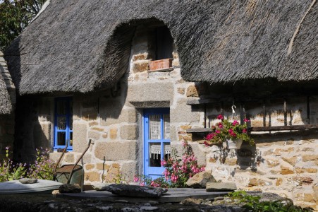 Stone Cottage Jigsaw Puzzle