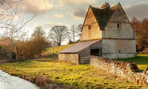 Tall Stone Barn Jigsaw Puzzle