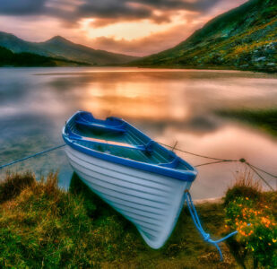 Upper Lake Boat Jigsaw Puzzle