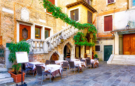 Venice Restaurant Jigsaw Puzzle