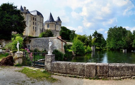 Verteuil Castle Jigsaw Puzzle