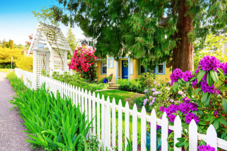 Yellow House Jigsaw Puzzle