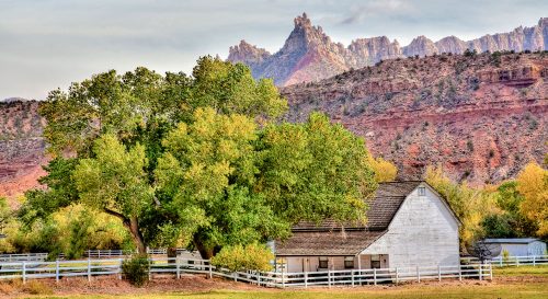 Zion Farmhouse Jigsaw Puzzle